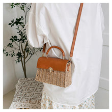 Geflochtene Strohtasche für Damen mit Lederüberschlag und Lederbesatz Handtasche für Strand, Urlaub & Sommer-Outfits
