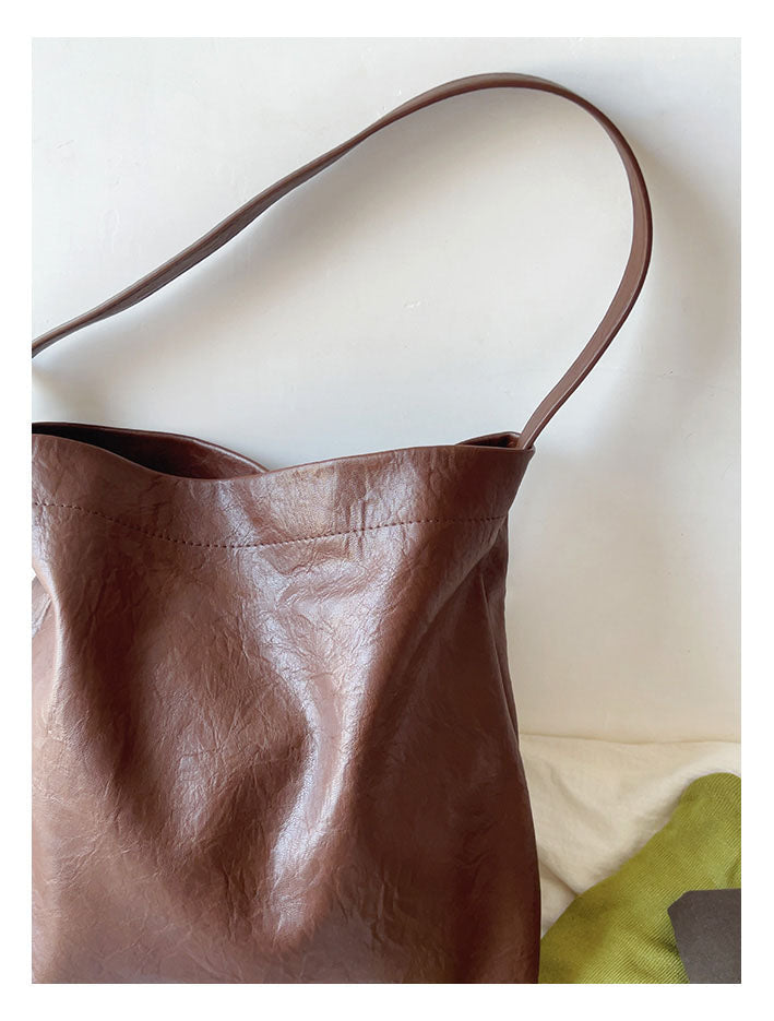 Women’s Simple Leather Tote Bag for Everyday City Outfits