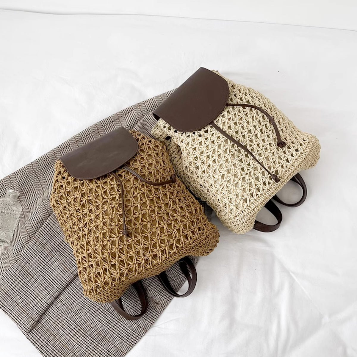 Women’s Straw Woven Backpack with Leather Strap and Flap Tote Bag for Beach, Vacation & Summer Outfits