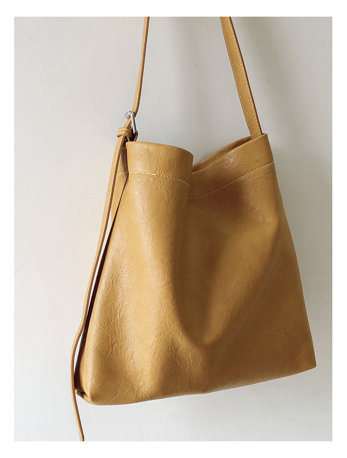Women’s Simple Leather Tote Bag for Everyday City Outfits