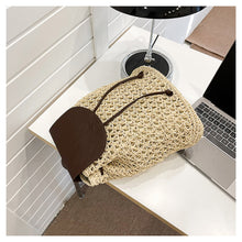 Geflochtener Stroh-Rucksack für Damen mit Lederriemen und Überschlag – Tragetasche für Strand, Urlaub & Sommer-Outfits