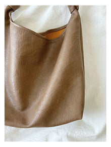 Women’s Soft Leather Retro Hobo Shoulder Bag Everyday Work Bag for Everyday City Outfits