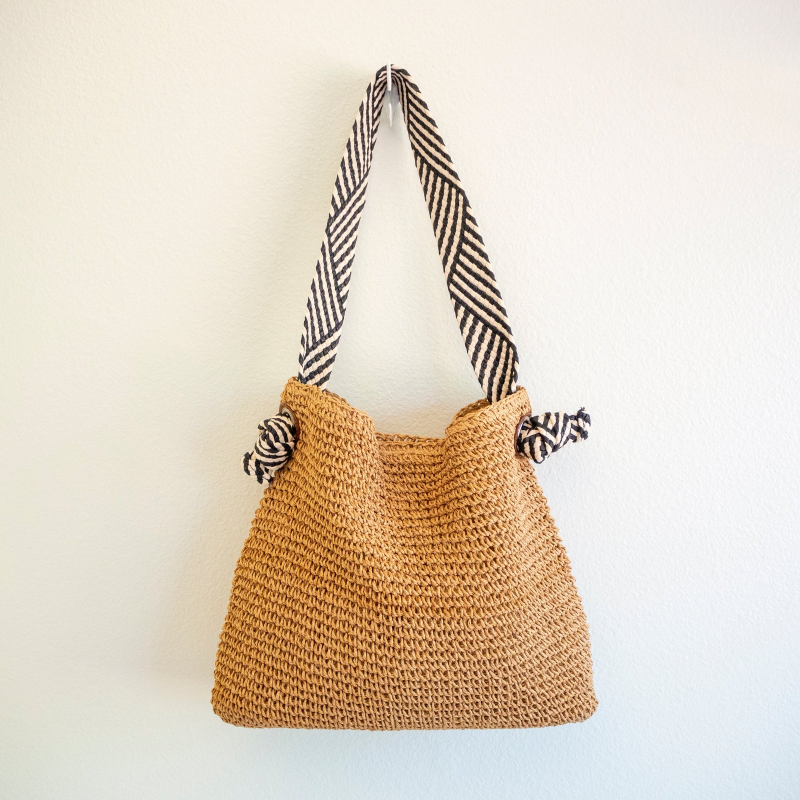 Women’s Straw Shoulder Bag Tote Bag for Beach, Vacation & Summer Outfits