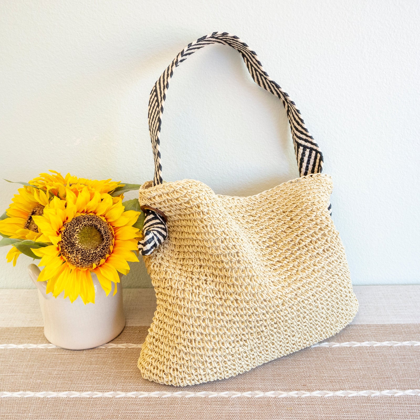 Women’s Straw Shoulder Bag Tote Bag for Beach, Vacation & Summer Outfits