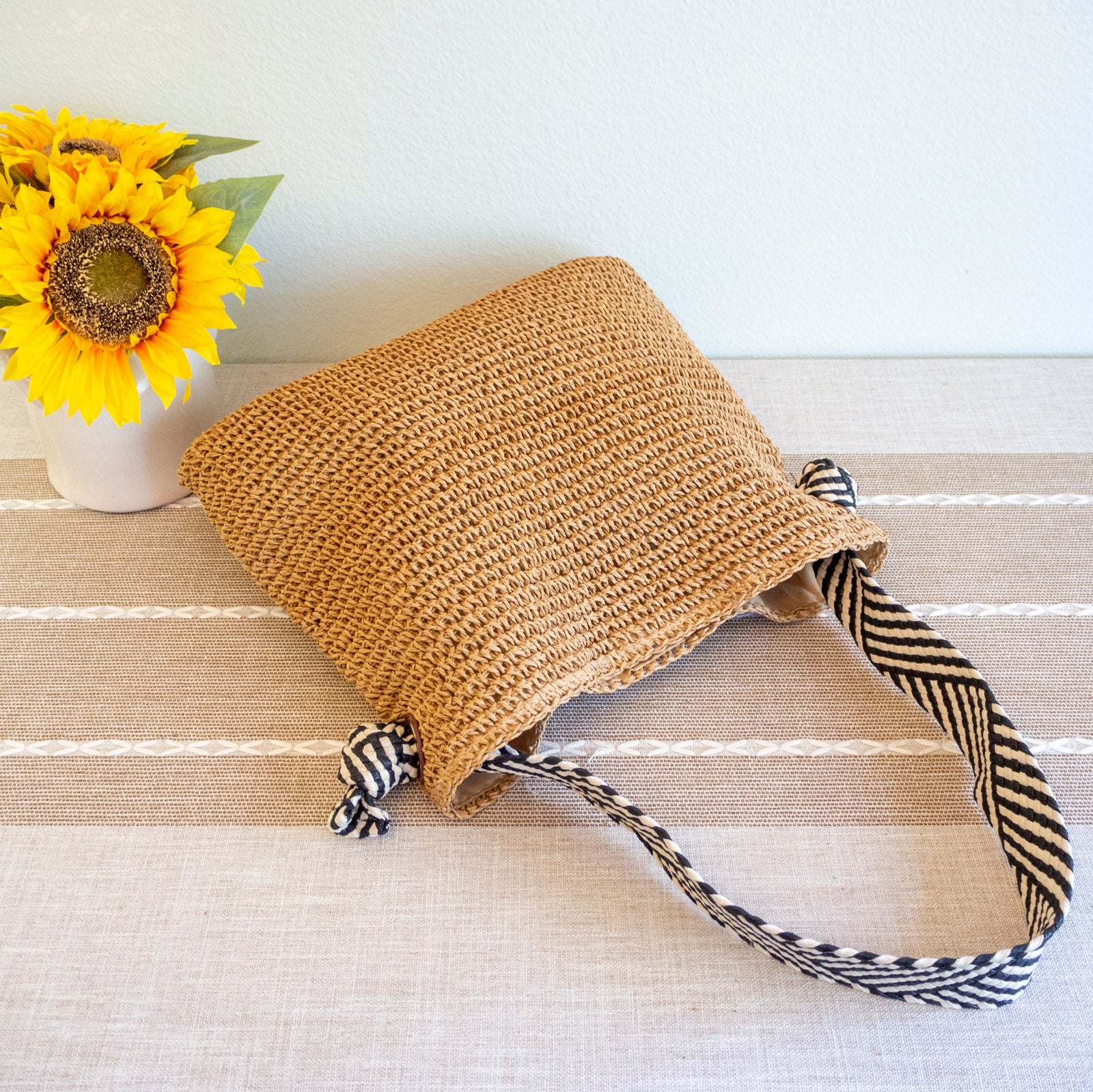 Women’s Straw Shoulder Bag Tote Bag for Beach, Vacation & Summer Outfits