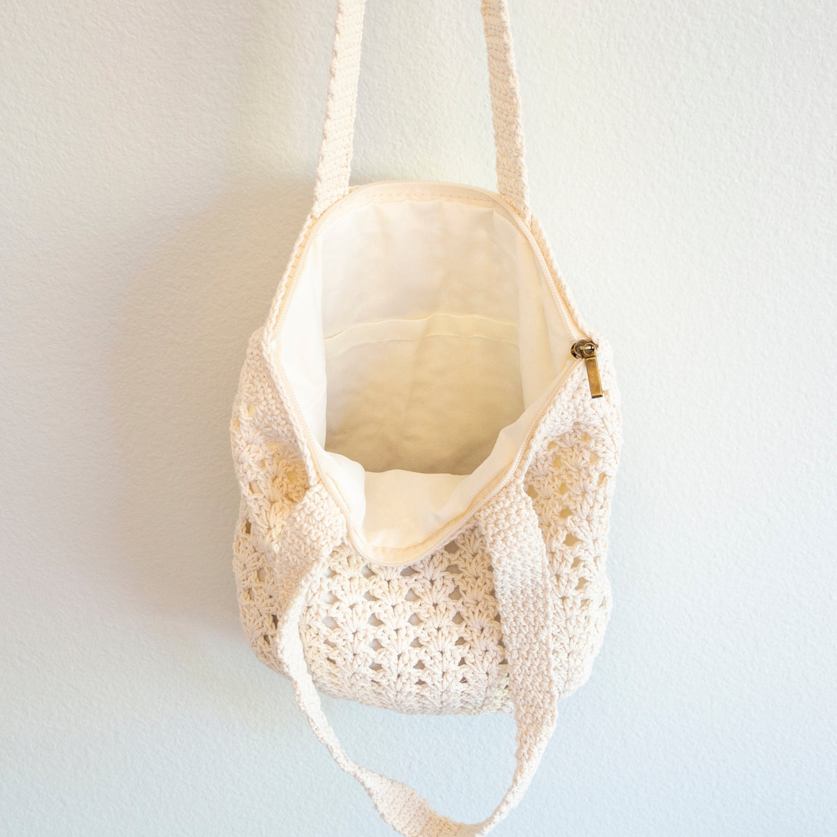 Women’s Handmade Crochet Retro Style Tote Bag for Boho Everyday Style & Gifts