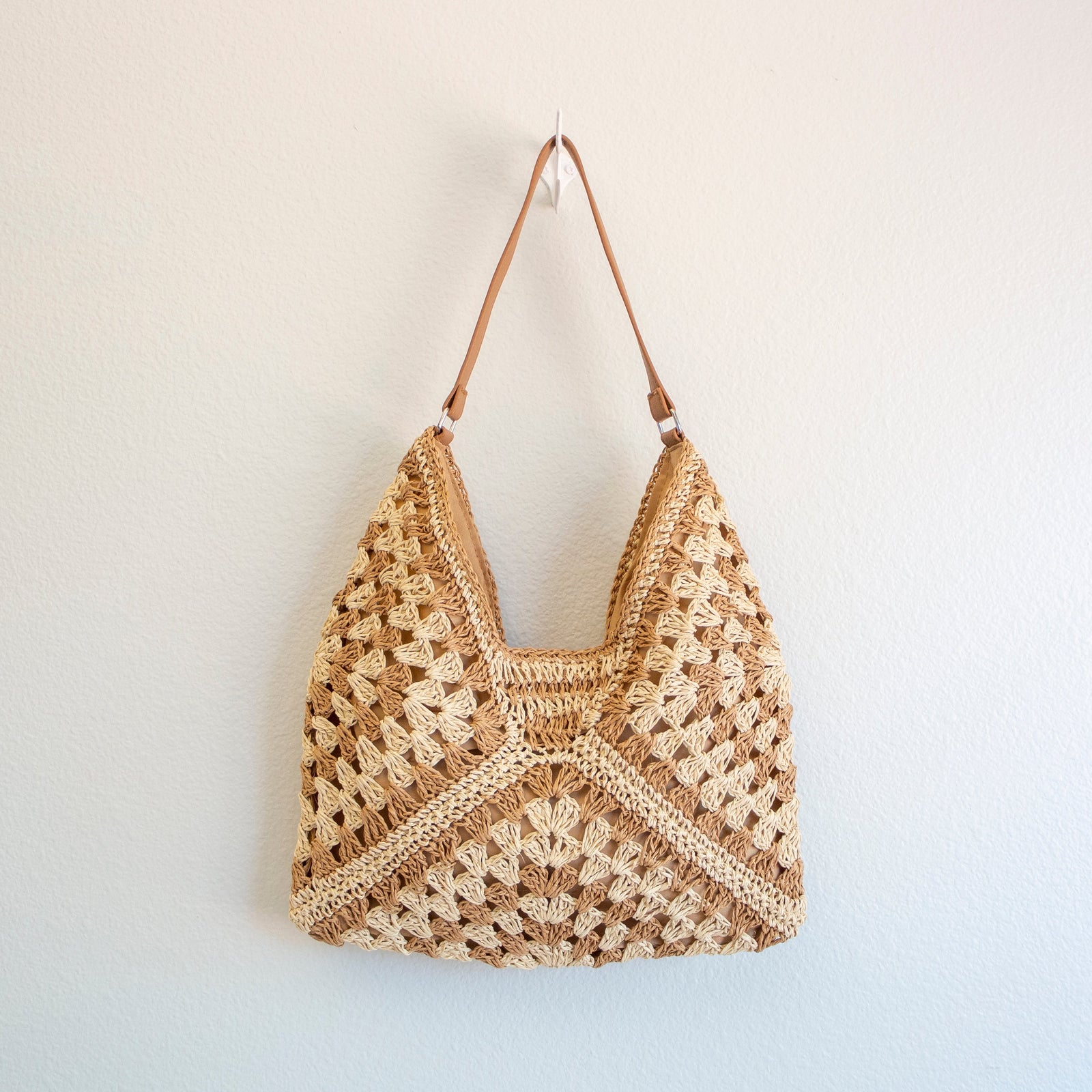 Women’s Straw Woven Shoulder Bag Tote Bag for Beach, Vacation & Summer Outfits