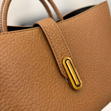 Großer minimalistischer Shopper aus veganem Leder mit Reißverschluss – Alltag & Arbeit