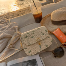 Kleine florale Crossbody-Tasche aus Stroh – bestickte Sommertasche in Weiß oder Khaki