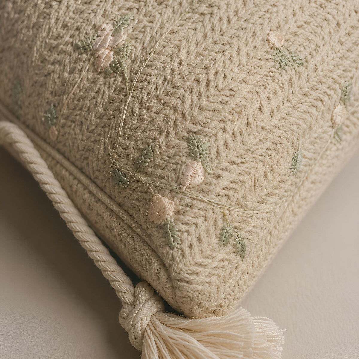 Embroidered Straw Shoulder Bag, Floral Lightweight Summer Beach Purse, SheSelects Atelier summer style