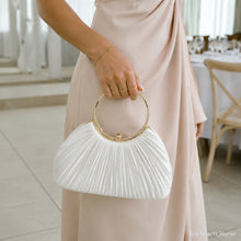 Plissierte Satin-Abendclutch, Brauttasche mit goldenem Ringgriff und Envelope-Tasche