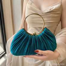 Plissierte Satin-Abendclutch, Brauttasche mit goldenem Ringgriff und Envelope-Tasche