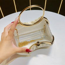Plissierte Satin-Abendclutch, Brauttasche mit goldenem Ringgriff und Envelope-Tasche
